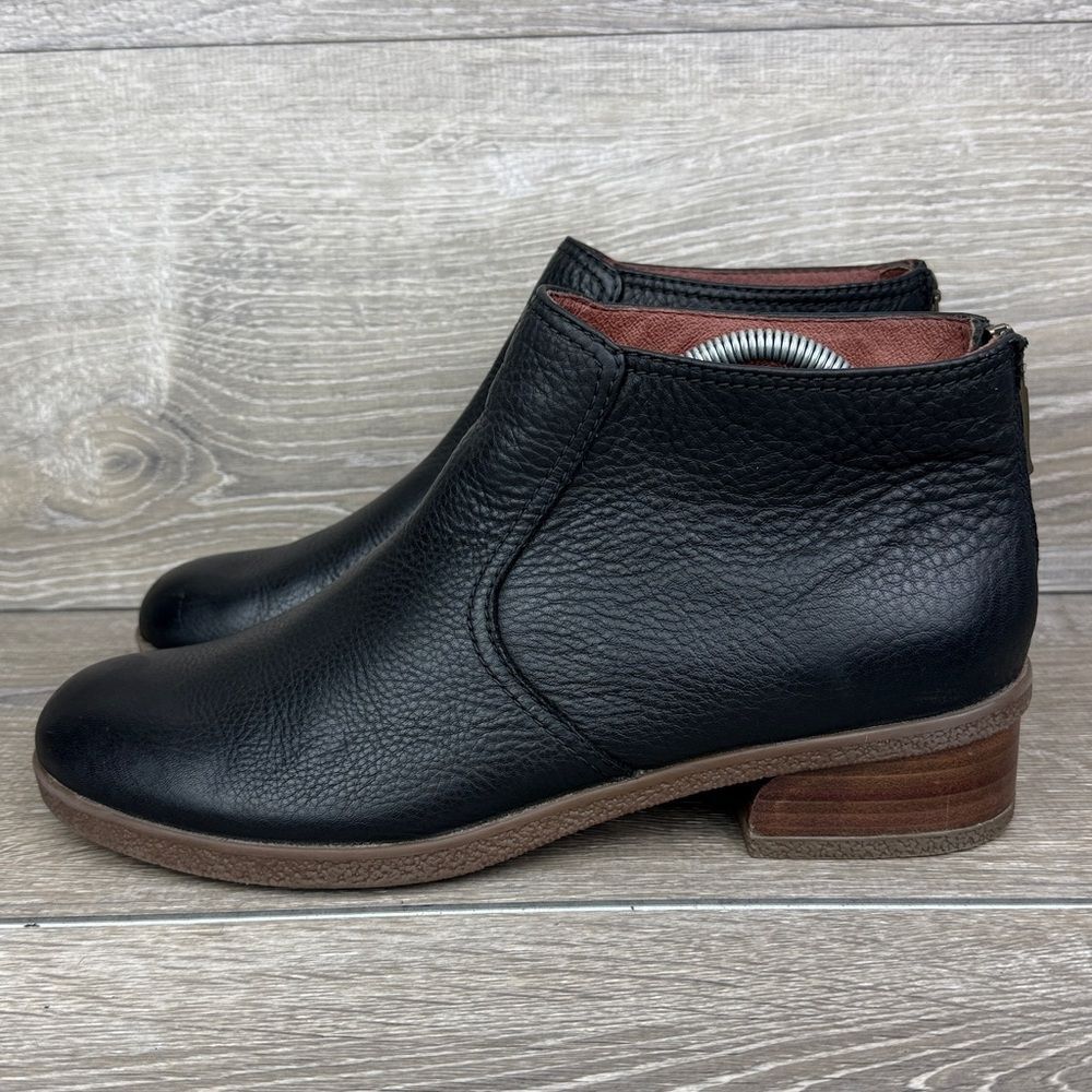 Dansko Becki Women’s Sz 10.5-11/EU 41 Black Leather Rear Zip Heeled Ankle Boots - Picture 3 of 13
